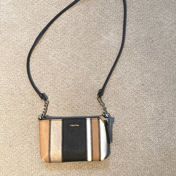Calvin Klein purse - Picture 1 of 5